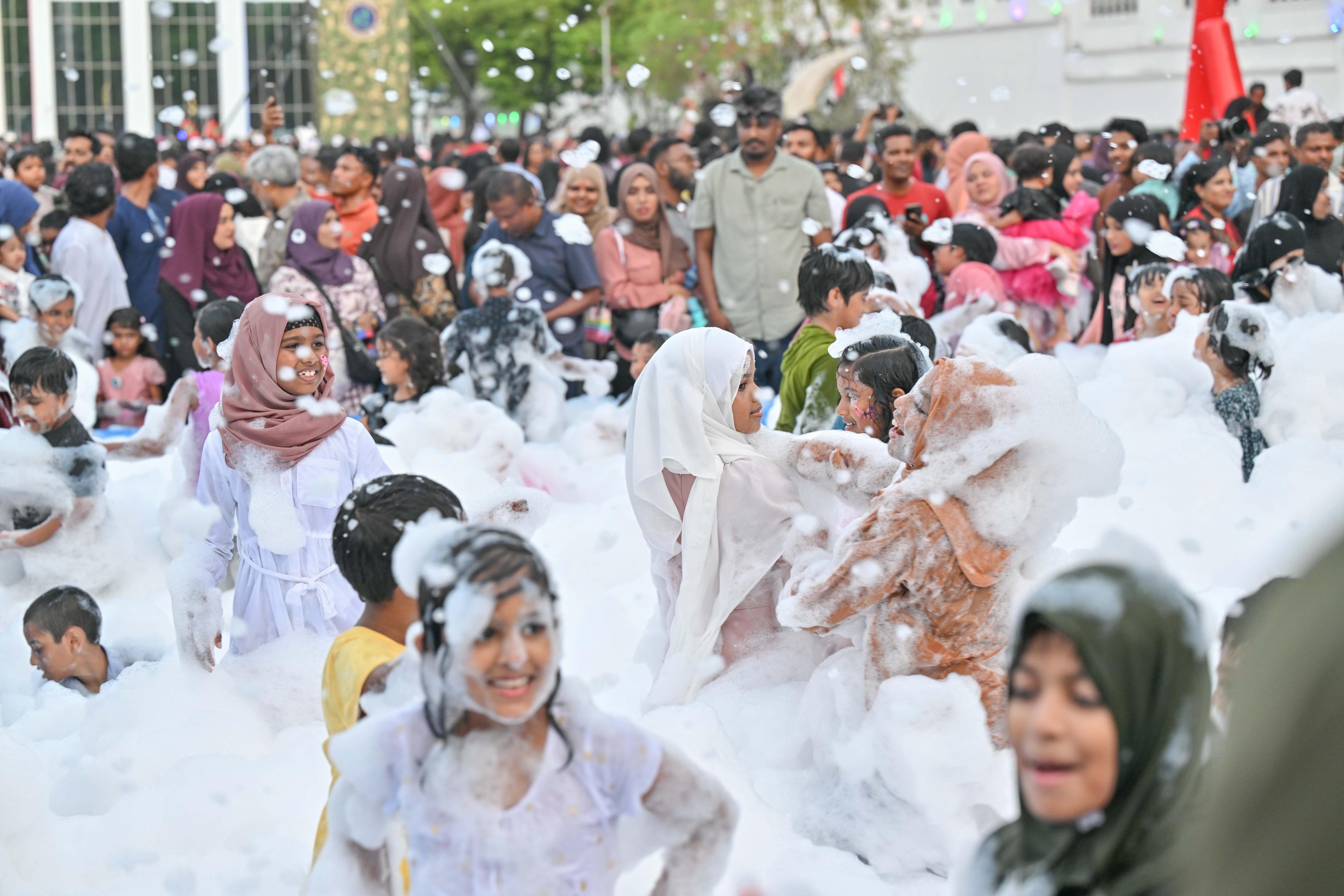  ދައުލަތުގެ ބެލުމުގެ ދަށުގައި ތިބި 72 ކުދިންނަށް ޢާއިލީ ވެއްޓެއް ހޯދައިދެވިއްޖެ: ވަޒީރު އާއިޝަތު