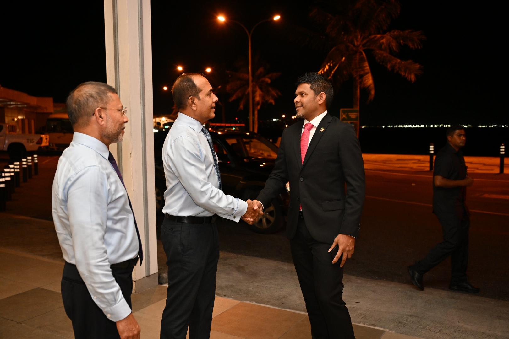 ރަސްމީ ދަތުރުފުޅެއްގައި ނައިބު ރައީސް  ހަވާއީއަށް