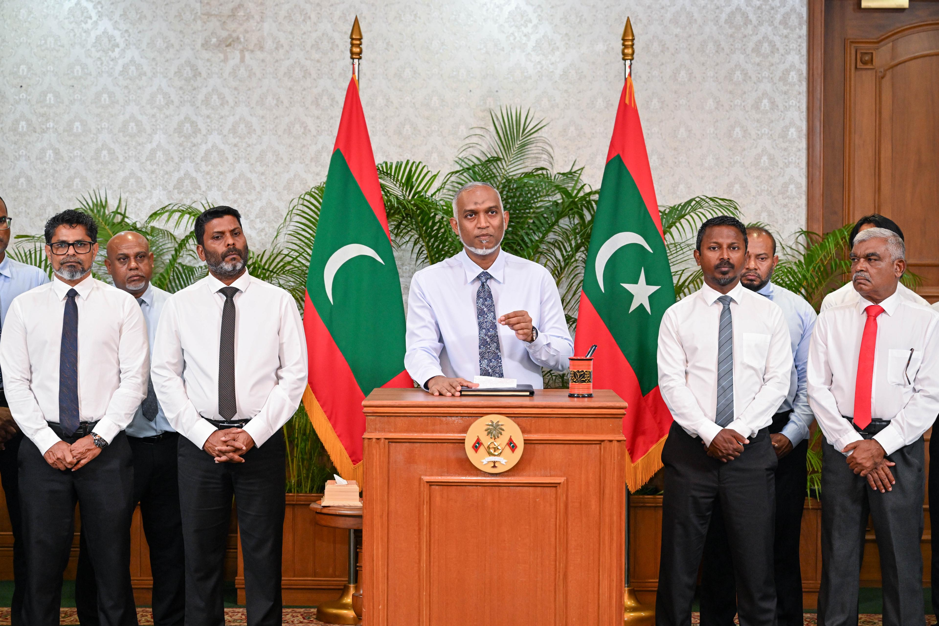 ދިވެހި ފުޓުބޯޅައިގެ ހައްގު މަގާމު އަލުން ހޯދައިދޭން ކުރާ މަސައްކަތް ދަނީ ކާމިޔާބާ ދިމާއަށް: ރައީސް 