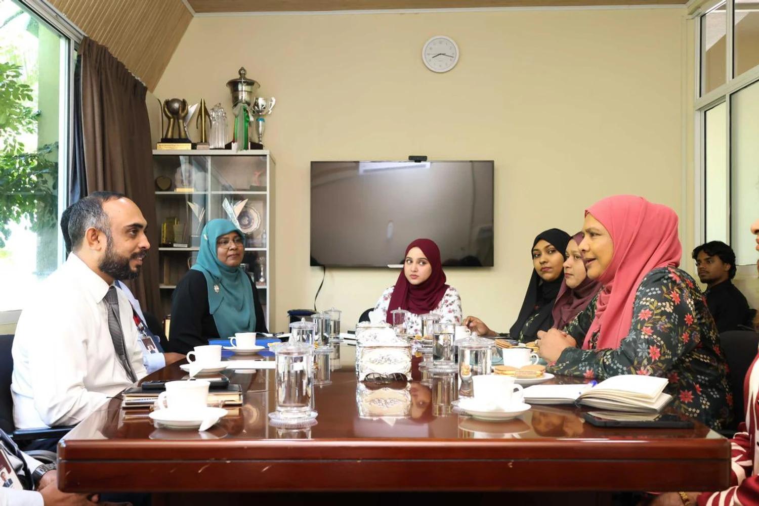 މުހިންމު ދާއިރާތަކުގައި އަޑުއުފުލާ، ޖަމިއްޔާތަކަށް ދޭ އެހީތެރިން އިތުރު ކުރަނީ