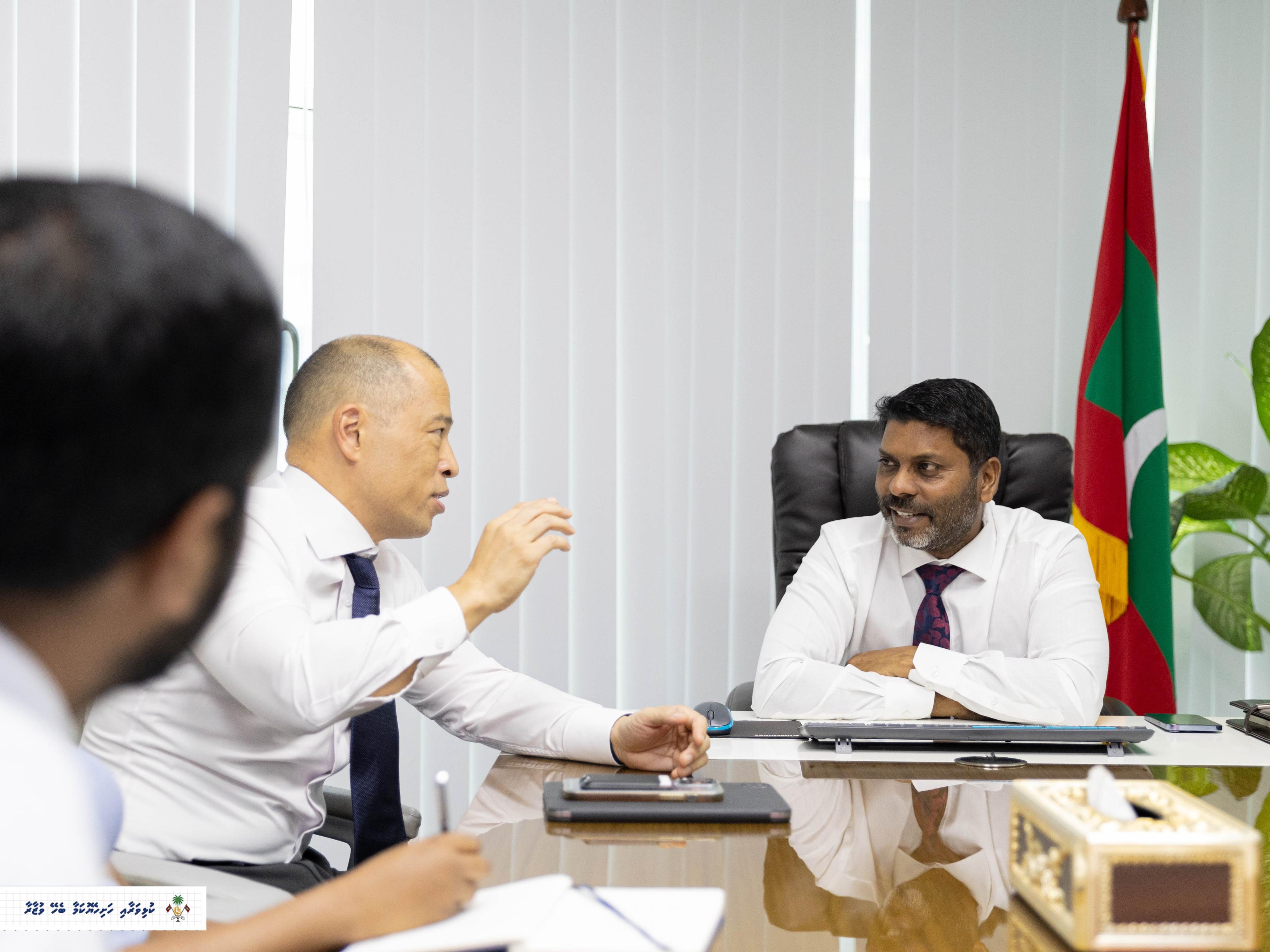 ކުޅިވަރާބެހޭ ވަޒީރު ވަޒީރު އަބްދުﷲ ރާފިއު އެމެރިކާގެ ސަފީރާއި ބައްދަލުކުރައްވައިފި
