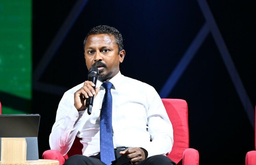 އެއްވެސް ފަނޑިޔާރަކަށް އިންޒާރެއް ނުދެން - އުޝާމް 