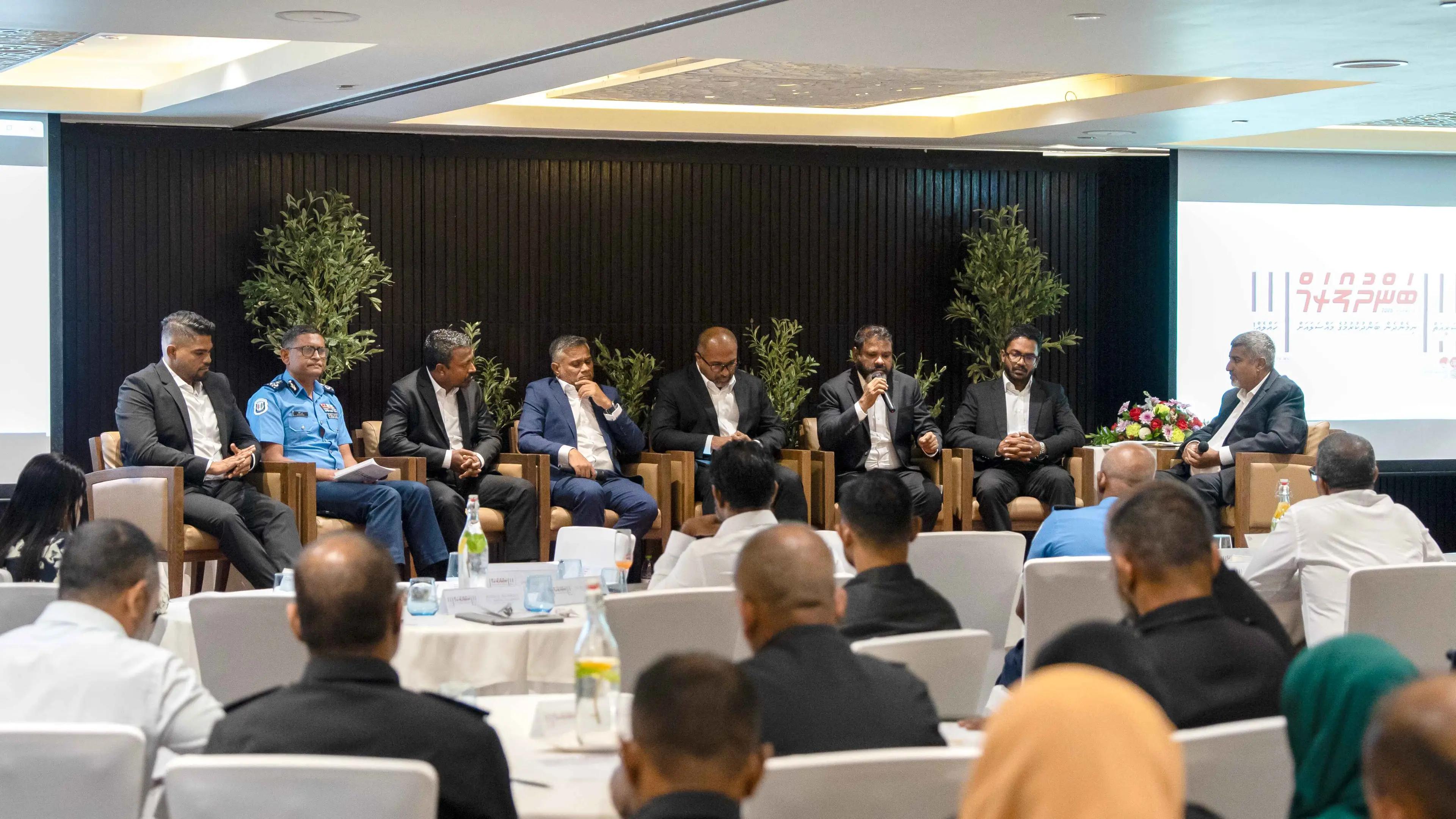 ބަންދަށް ލުއި ދިނަސް ކޮންމެ 100 ދުވަހަކުން ބަންދު މުރާޖަޢާ ކުރާނެ 