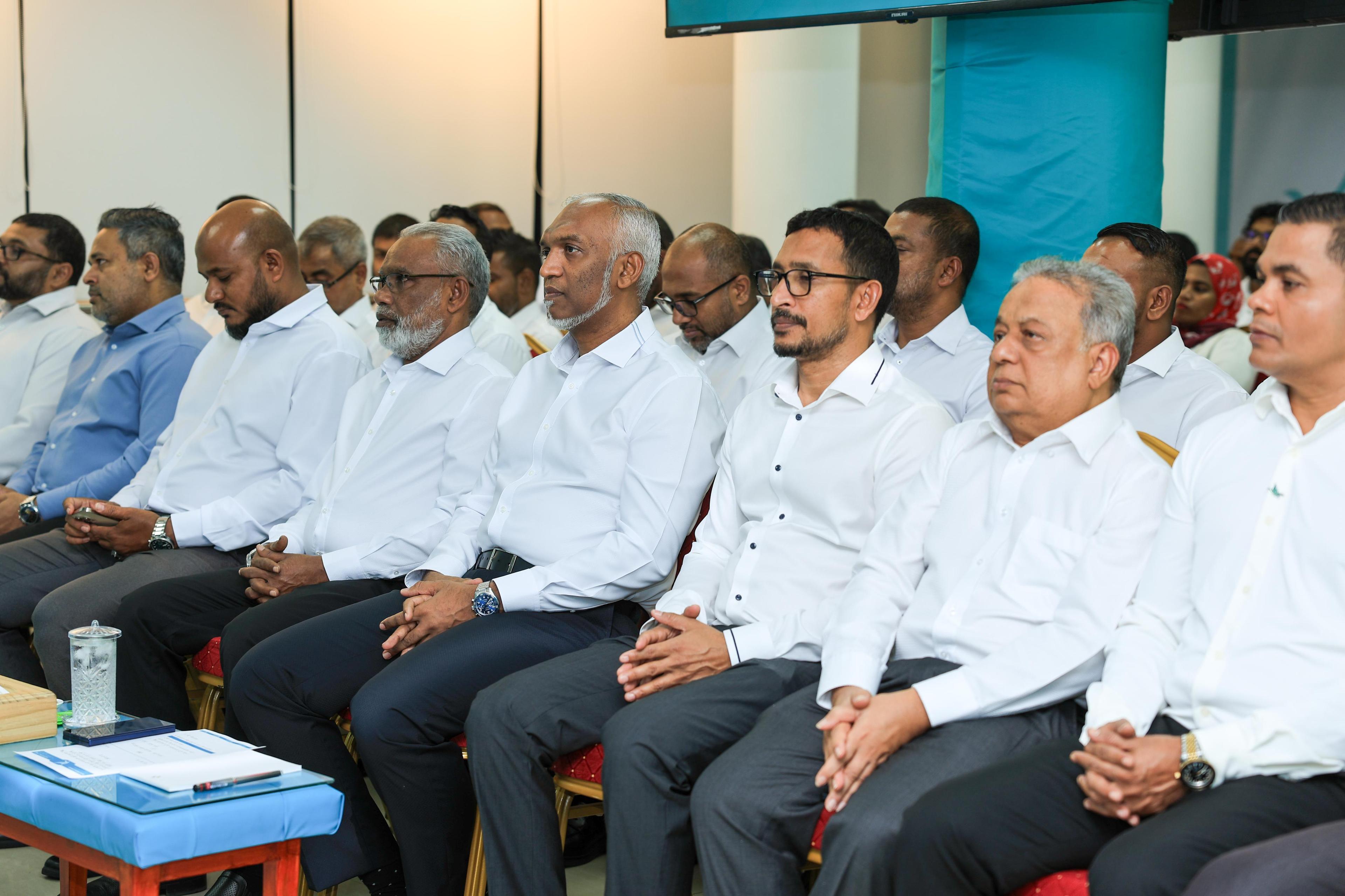 ޕީޕީއެމްގެ ކުރީގެ ސެނެޓު މެމްބަރުން ޕީއެންސީއާ ގުޅިއްޖެ 
