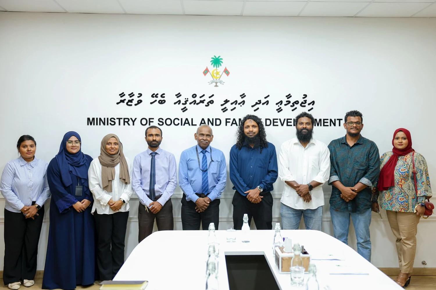 އެހީ ޖަމިއްޔާ އާއި ސޯޝަލް މިނިސްޓްރީގުޅިގެން އާއިލާއަކަށް ބޯހިޔާވަހިކަން ފޯރުކޮށްދެނީ 