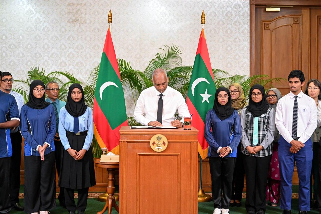 2007 އިން ފެށިގެން އުފަންވާ ކުދިންނަށް ދުންފަތް މަނާކުރެވޭ ބިލު ރައީސް ތަސްދީގުކުރައްވައިފި