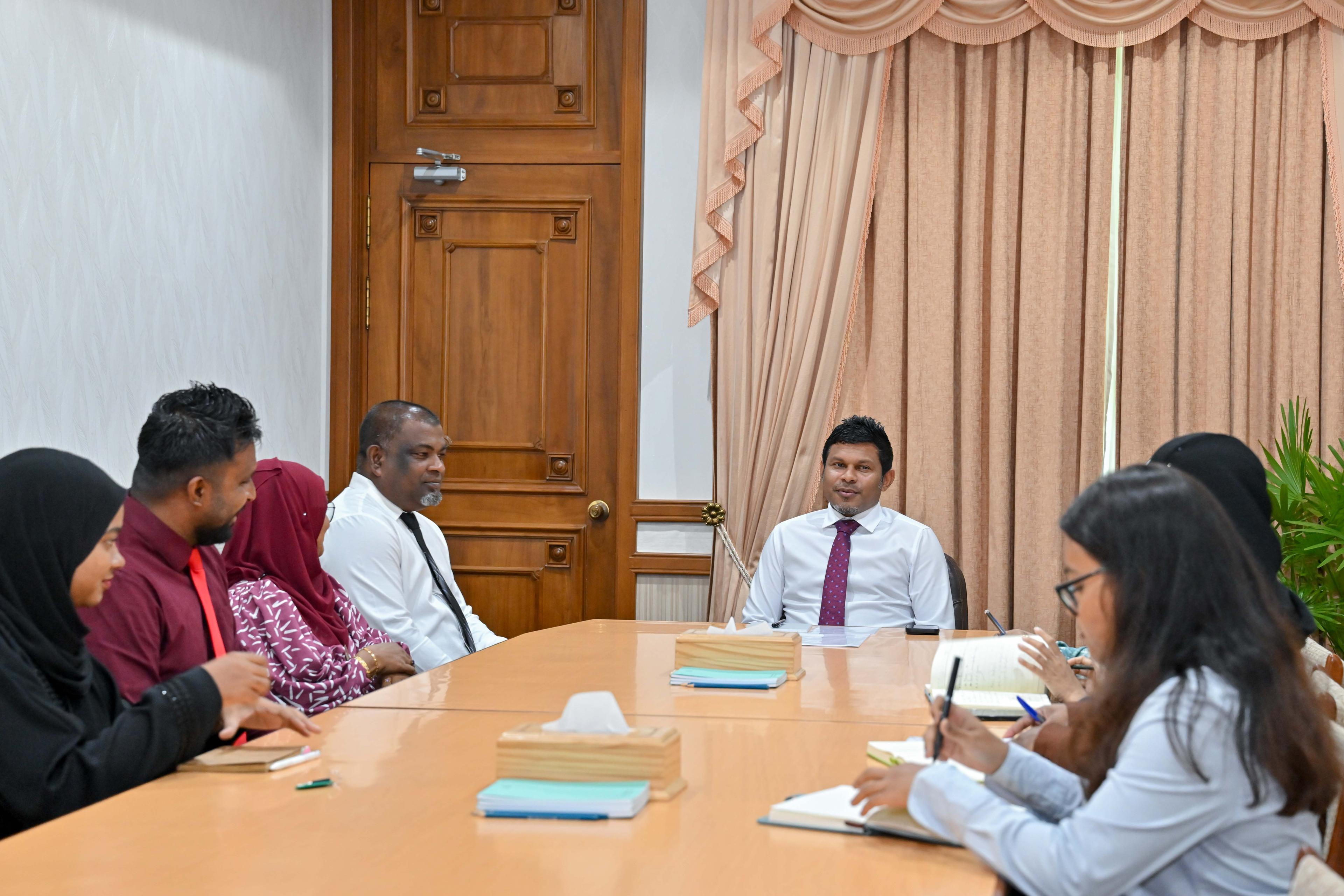 ފިޔޯރީއާ އިންވެގެންވާ ފަޅުރަށްތައް ތަރައްޤީކުރުމުގެ މަޝްރޫޢުތަކާ ގުޅޭގޮތުން މަޝްވަރާކޮށްފި 