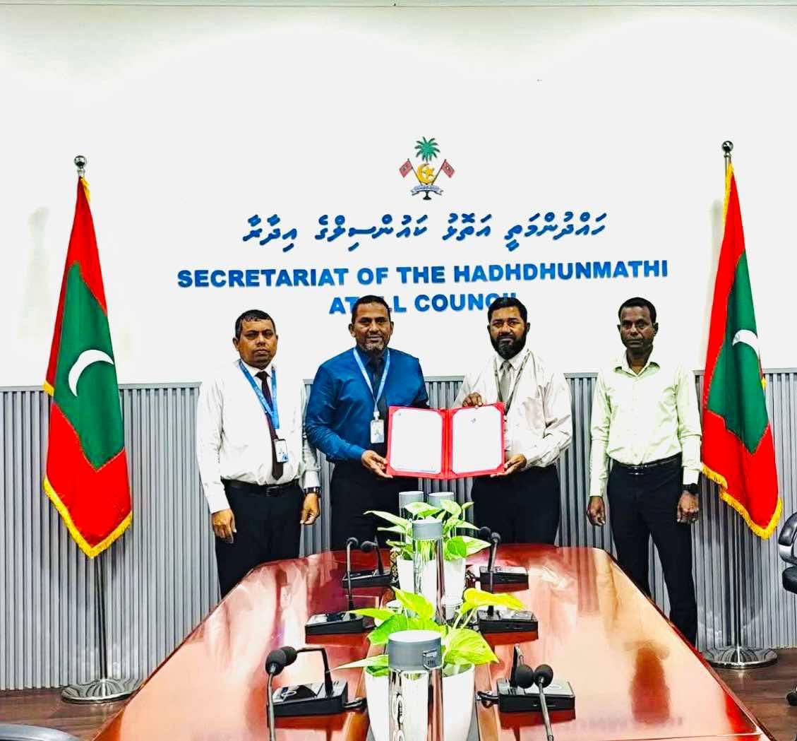 ލ. އަތޮޅު ސްކޫލްތަކަށް އެ އަތޮޅު ކައުންސިލުން ދޭ މާލީ އެހީ ހަތަރު ސްކޫލަކަށް