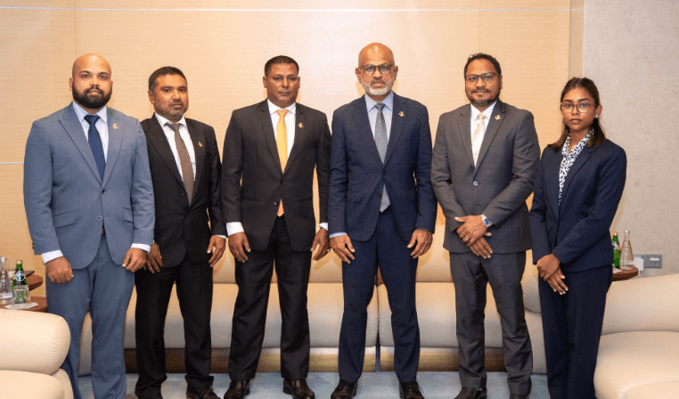 ނައިބު ރައީސް ނާޒިމާއެކު މަޖިލީހުގެ ވަފުދެއް ޗައިނާއަށް 