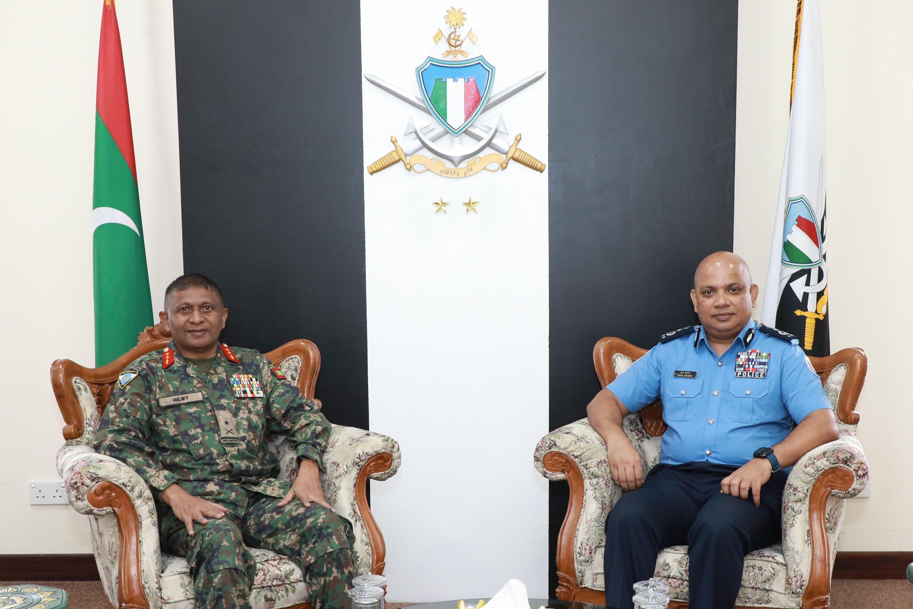 ކޮމިޝަނަރ އޮފް ޕޮލިސް އާއި ޗީފް އޮފް ޑިފެންސް ފޯސް ބައްދަލުކުރައްވައިފި