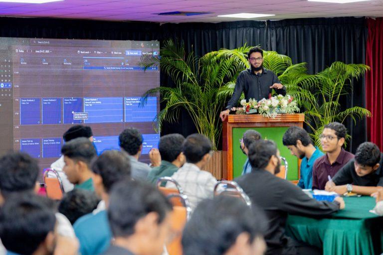 257 ބައިވެރިންނާއެކު ޒުވާން ޚަޠީބުން ޕްރޮގުރާމުގެ 3 ވަނަ ބެޗުގެ ތަމްރީން މިއަދު ފަށައިފި