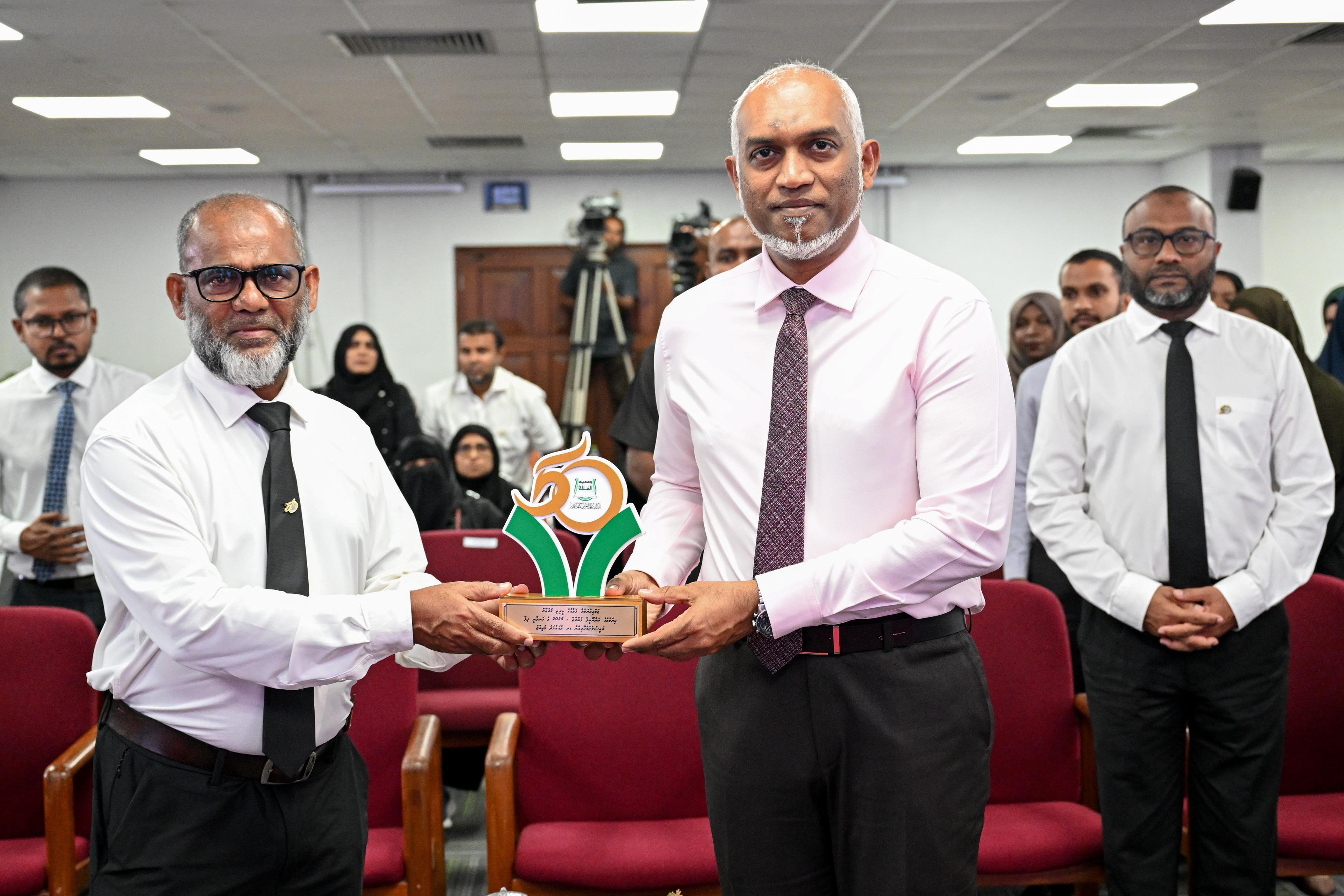 ފަލާހުގެ ރަންޔޫބިލް ގުރުއާން މުބާރާތުގެ އިނާމުދިނުން ރައީސް ޝަރަފުވެރިކޮށްދެއްވައިފި