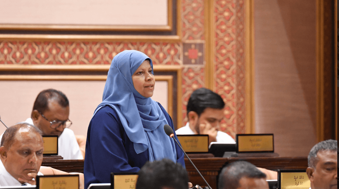 ޚަރަދު ކުރާނެ މިންވަރަށް ފައިސާ ނުހިމަނާ ބަޖެޓްގައި ޕްރޮޖެކްޓްތައް ޖެހުމަކީ ކަންބޮޑުވުމެއް: އަނާރާ