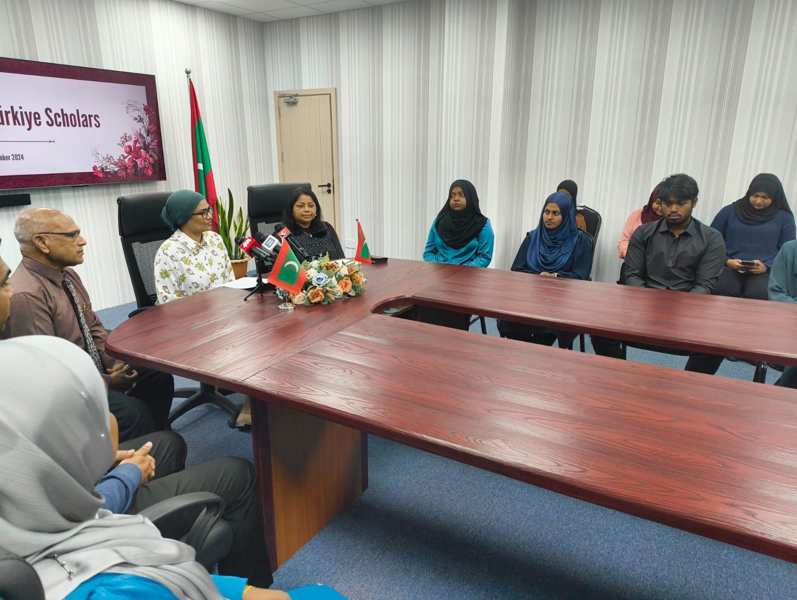 މަތީތައުލީމާއި މަސައްކަތްތެރިކަމާއި ހުނަރުތައް ތަރައްޤީކުރުމާއިބެހޭ ވަޒީރު ޑރ. މަރްޔަމް މާރިޔާ// ފޮޓޯ: އާމިނަތު ޝަފާ// މެންދުރު އޮންލައިން