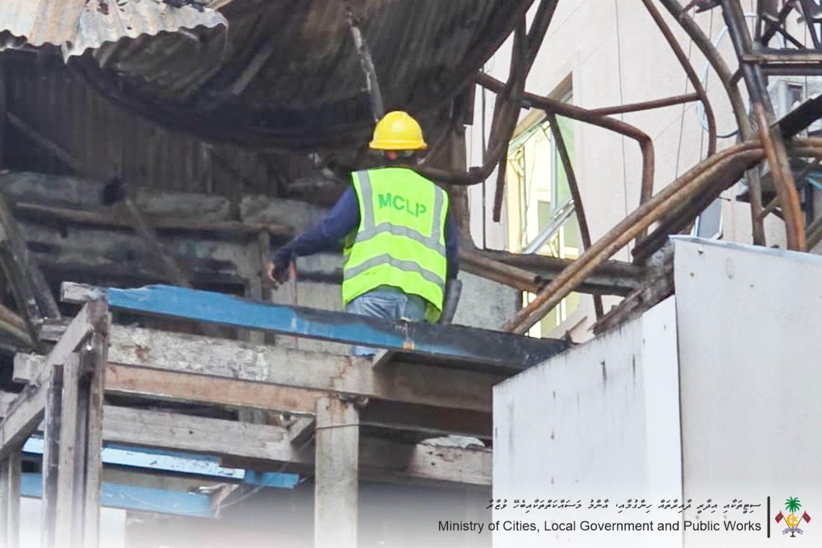 އަލިފާނުގެ ޙާދިސާއާ ގުޅިގެން އިމާރާތް ތަޅާލުމުގެ މަސައްކަތް ކުރަނީ