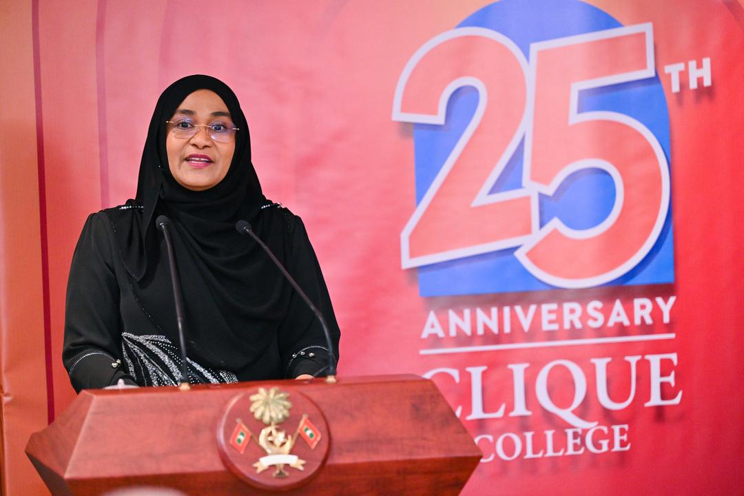 އަޚުލާޤު ރަނގަޅު  ޖީލެއް އުފެއްދުމަކީ, ޤައުމަށް ކުރިއެރުން ގެނެސްދޭނެ ޖީލެއް ބިނާކުރުމަށް މަގުފަހިވާނެ ކަމެއް: ފަސްޓް ލޭޑީ