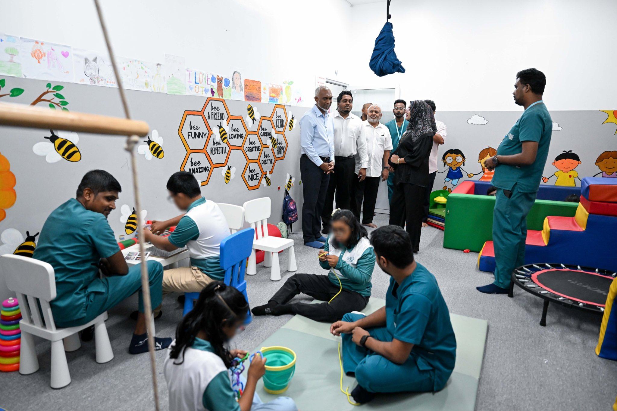 ނައިފަރަށް ވަޑައިގެން، ޚާއްސަ އެހީއަށް ބޭނުންވާ ކުދިންނާއެކު ރައީސް އުފާވެރި ވަގުތުކޮޅެއް ހޭދަކުރައްވައިފި