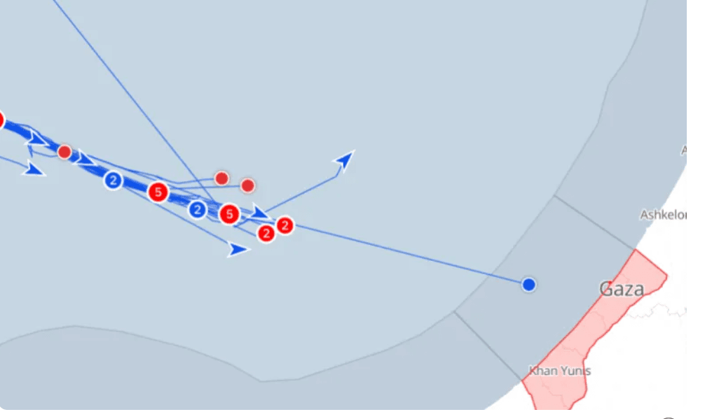 އެހީ ހިފައިގެންދާ އެއް އުޅަނދު ޣައްޒާގެ ސަރަހައްދީ ކަނޑުގެ ތެރެއަށް ވަދެއްޖެ