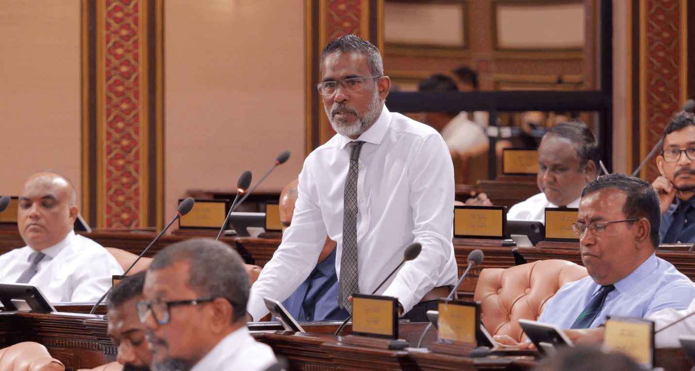ކެލަޔަށް އެމްޑީޕީގެ ސަރުކާރުން ދިނީ ޤުރުއާނާ ބެހޭ މަރުކަޒުގެ ނަން ބޯޑެއް: ޝަރީފް