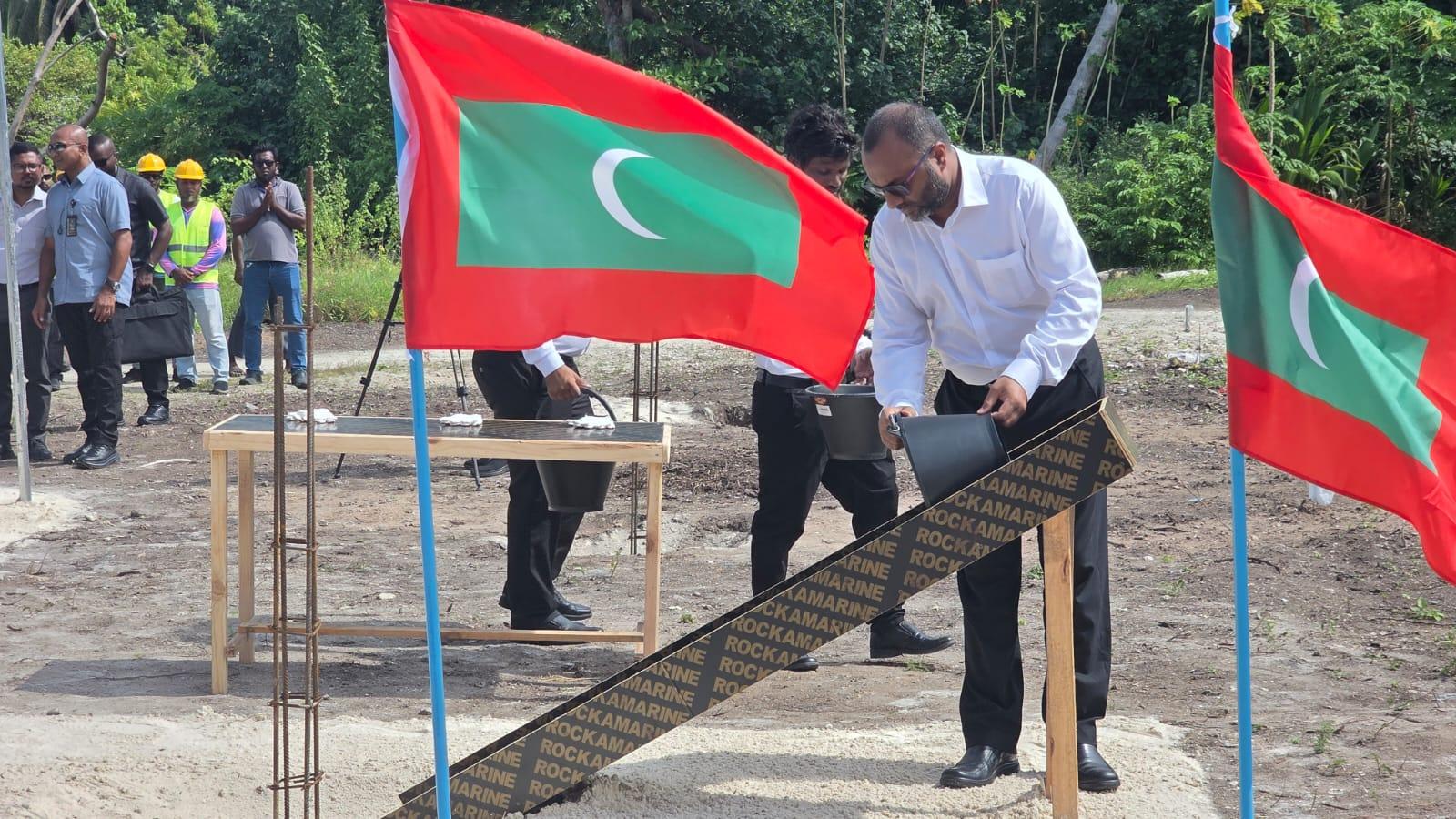 ނޫމަރާގައި އަލަށް އިމާރާތް ކުރާ މިސްކިތުގެ ބިންގާ އަޅައިފި