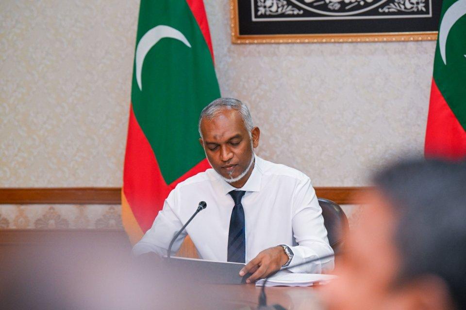 މިއީ ކުޑަ ބަޖެޓެއް، ސުކޫކާއި ބޮންޑު އަނބުރާ ދެއްކުމުގެ ޚަރަދާނުލާ ބަޖެޓުގެ ޖުމްލަ އަދަދަކީ 55 ބިލިއަން ރުފިޔާ: ރައީސް