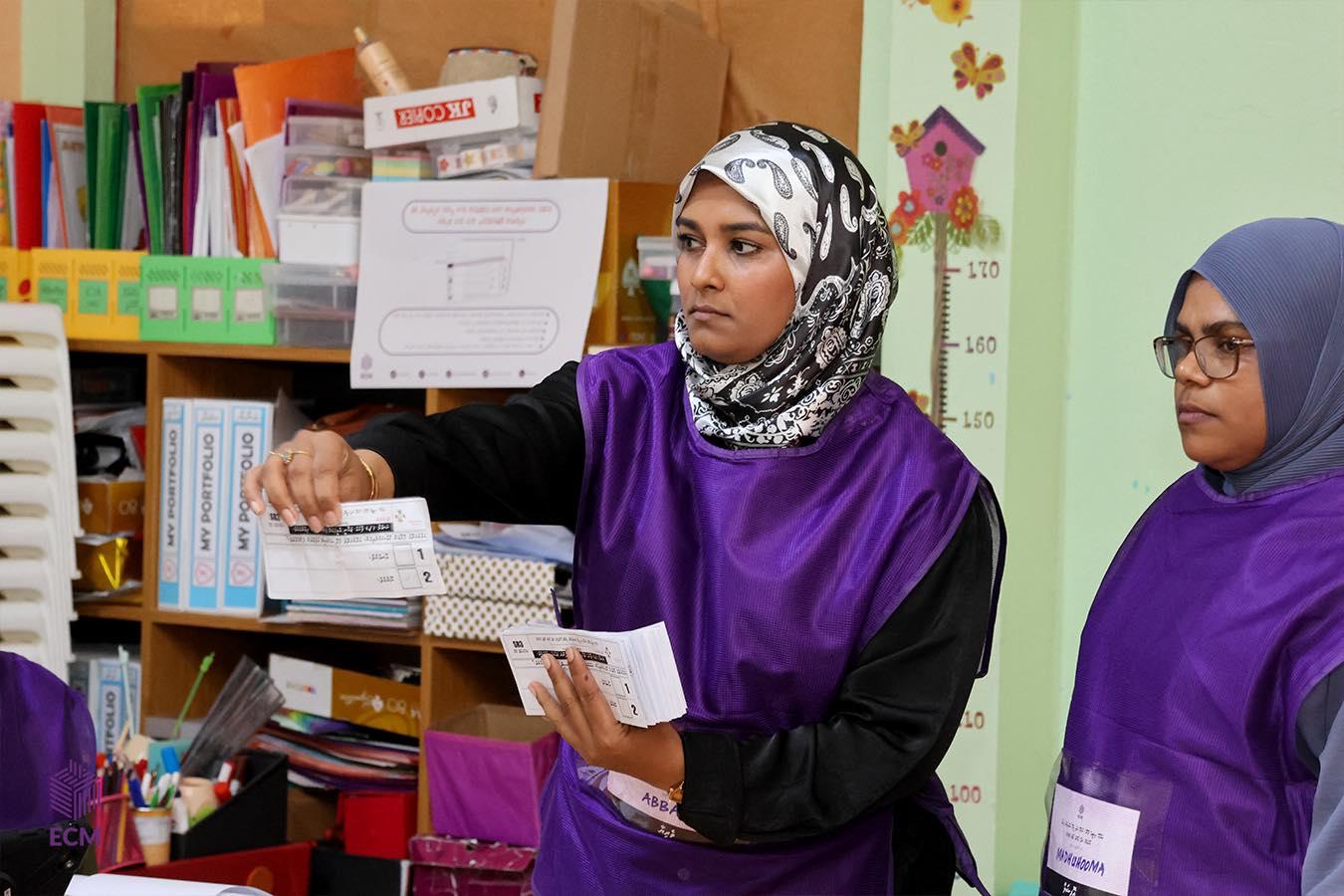 ލޯކަލް ކައުންސިލްތަކާއި އަންހެނުންގެ ކޮމިޓީތަކުގެ އިންތިޚާބަށް އޮފިޝަލުންނަށް ވުމުގެ ފުރުސަތު ހުޅުވާލައިފި