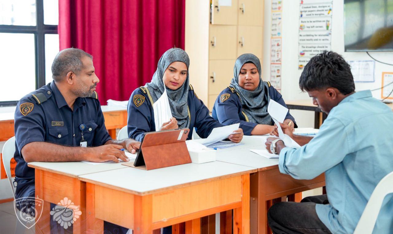 އިމިގްރޭޝަންގެ ވޯކިން އިންޓަވިއުގައި 500 އަށްވުރެ ގިނަ މީހުން ބައިވެރިވެއްޖެ