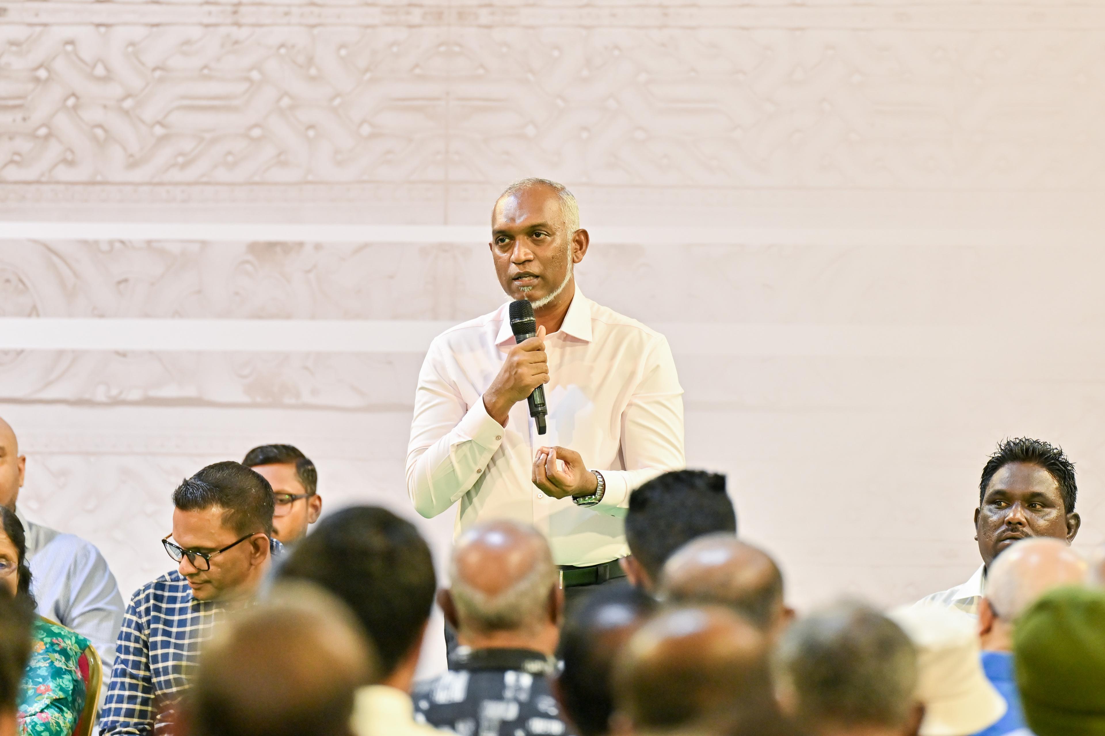 މި ރައީސް ވަރުބައްޔެއްނުވާނެ، މާދަމާ ރޭ ގަލޮޅު ރައްޔިތުންނާއެކީ