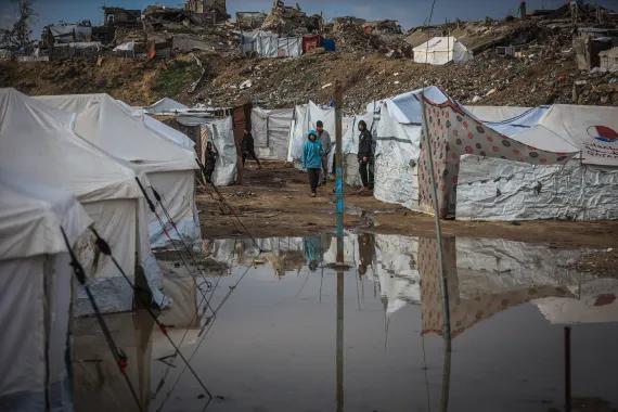 ހަނގުރާމައިގެ ހާލަތުގައިވާ ޣައްޒާގެ އެތައް ހާސް ބަޔަކު ތޫފާނެއްގެ ނުރައްކަލަށް ހުށަހެޅިއްޖެ