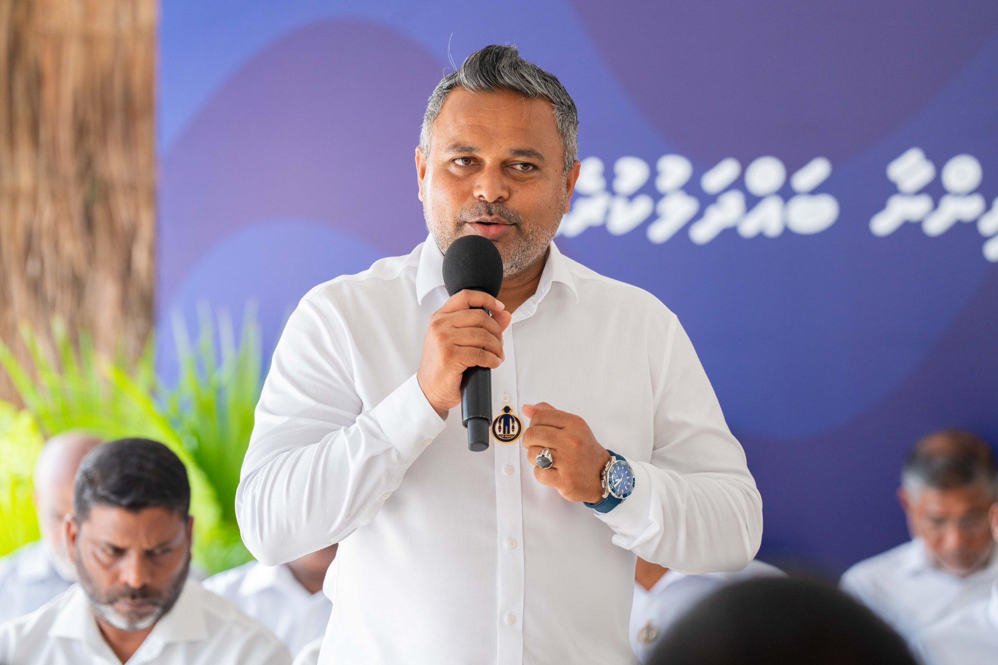 ރައީސް މުޢިއްޒުގެ މެނިފެސްޓޯއަކީ މަސްވެރިންގެ ހުުރިހާ ކަންބޮޑުވުމެއް ހައްލުވާނެ މެނިފެސްޓޯއެއް: ވަޒީރު ޝިޔާމް