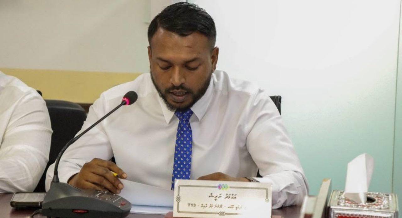 ނަރީޝް ޔޫތު މިނިސްޓަރުގެ އެޑްވައިޒަރަކަށް