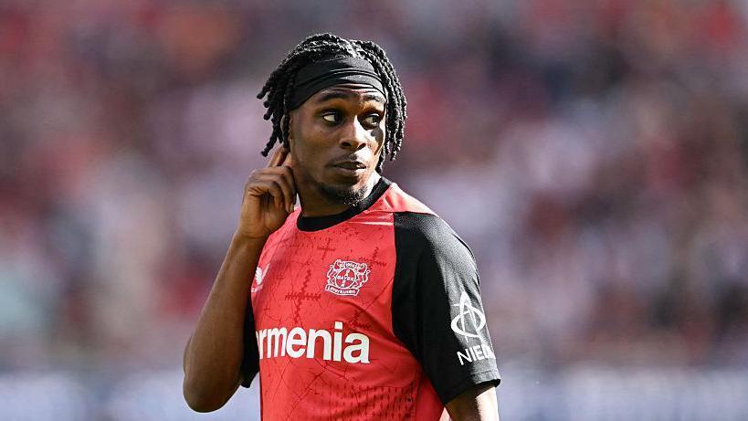 އާނޯލްޑްގެ ބަދަލުގައި ފްރިމްޕޮންގް ލިވަރޕޫލަށް