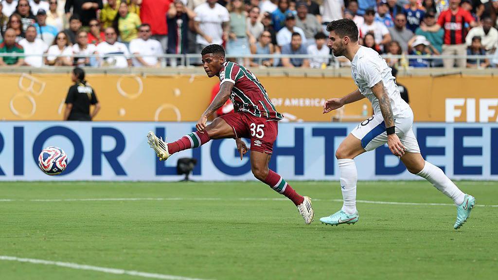 އަލް ހިލާލް އާބަލިކޮށް ފްލޫމިނެންސޭ ސެމީއަށް