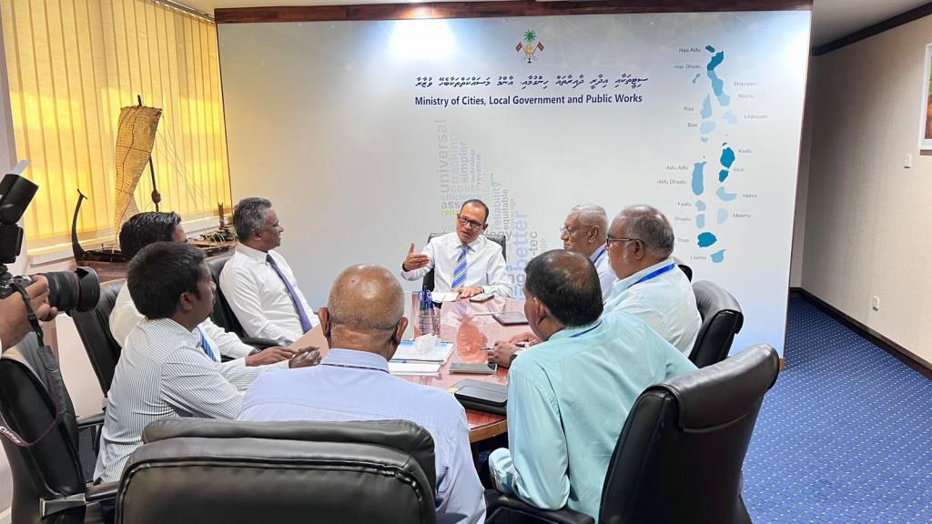 އާ މަސްމާރުކޭޓުގެ މަސައްކަތް އަވަސްކުރަން މަޝްވަރާކޮށްފި