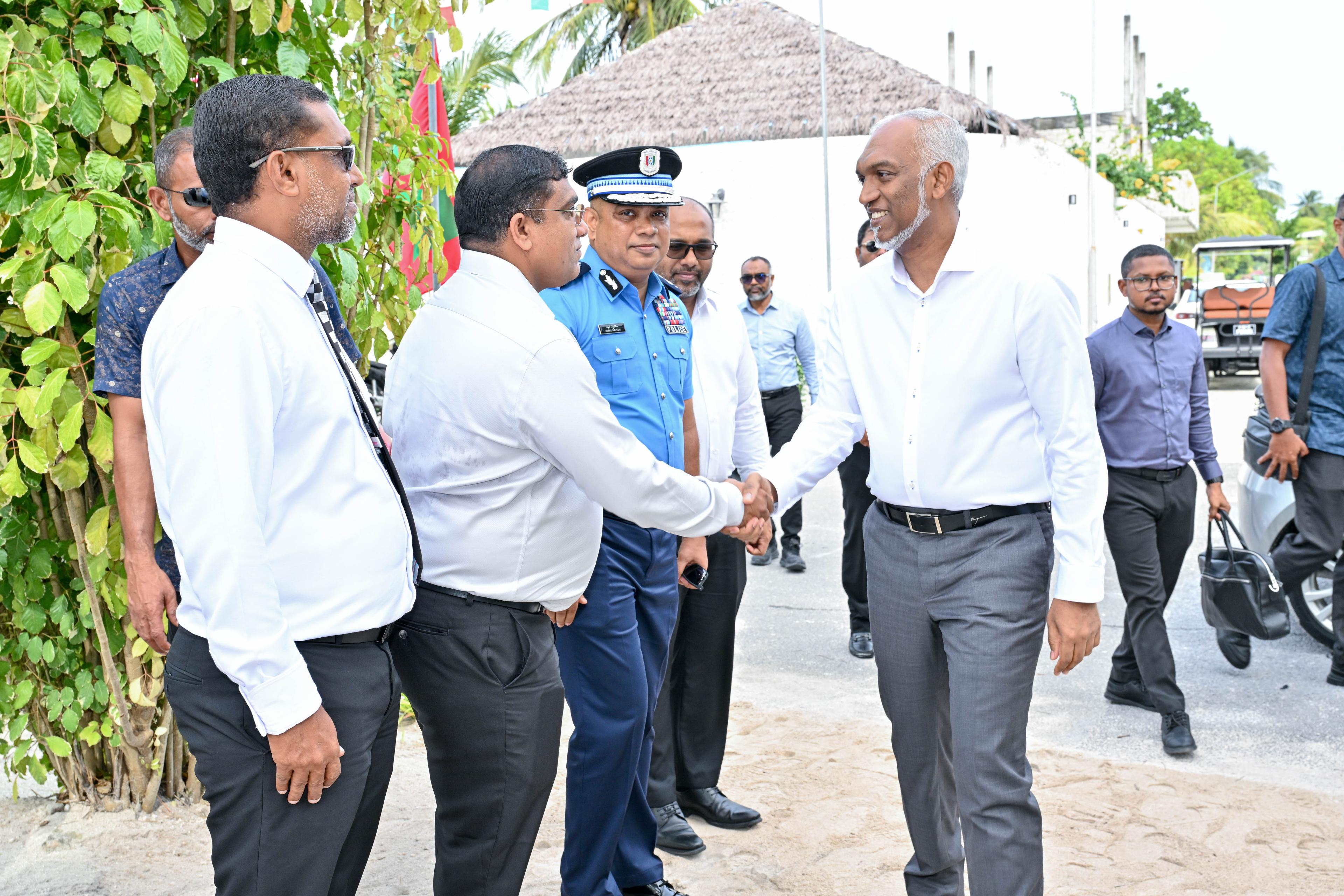 ބ.އަތޮޅަށް ކުރެއްވި ދަތުރުފުޅަށްފަހު ރައީސް މާލެ ވަޑައިގެންފި