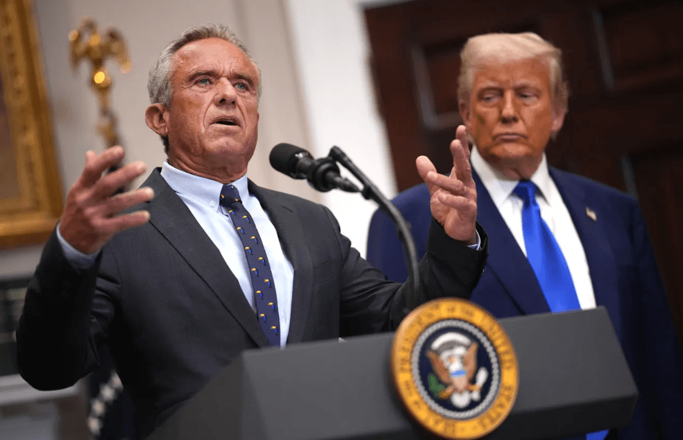 އެމެރިކާގެ ހެލްތް އެންޑް ހިއުމަން ސާވިސްގެ ވެރިޔާގެ އިސްތިއުފާއަށް ގޮވާލައި ސިޓީއެއް