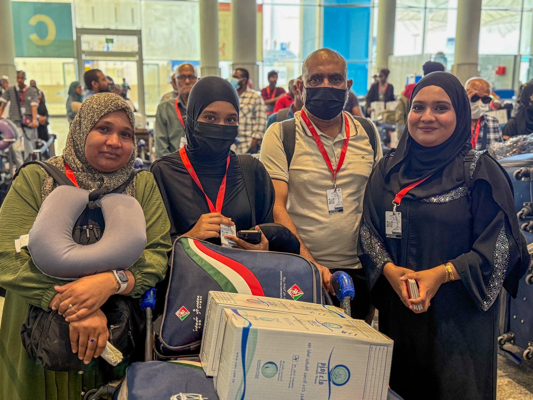 ހައްޖު ކޯޕަރޭޝަންގެ ހަވާލުގައި އުމްރާ އަށް ދިޔަ އުމްރާވެރިންތަކެއް، ފޮޓޯ: ހައްޖު ކ.