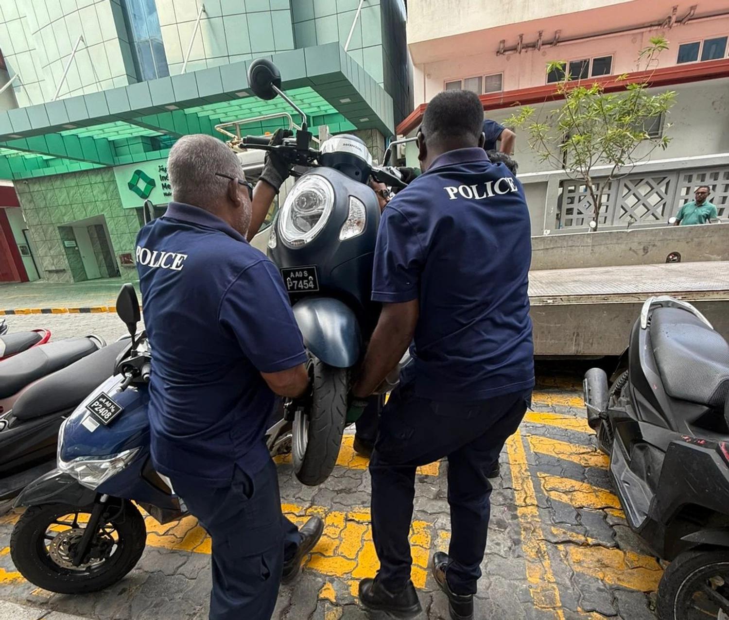 ޒޯންތަކުގައި ޕާކްކުރުމަށް ފުލުހުންގެ ޚިދުމަތުން އަނެއްކާވެސް އެދިއްޖެ