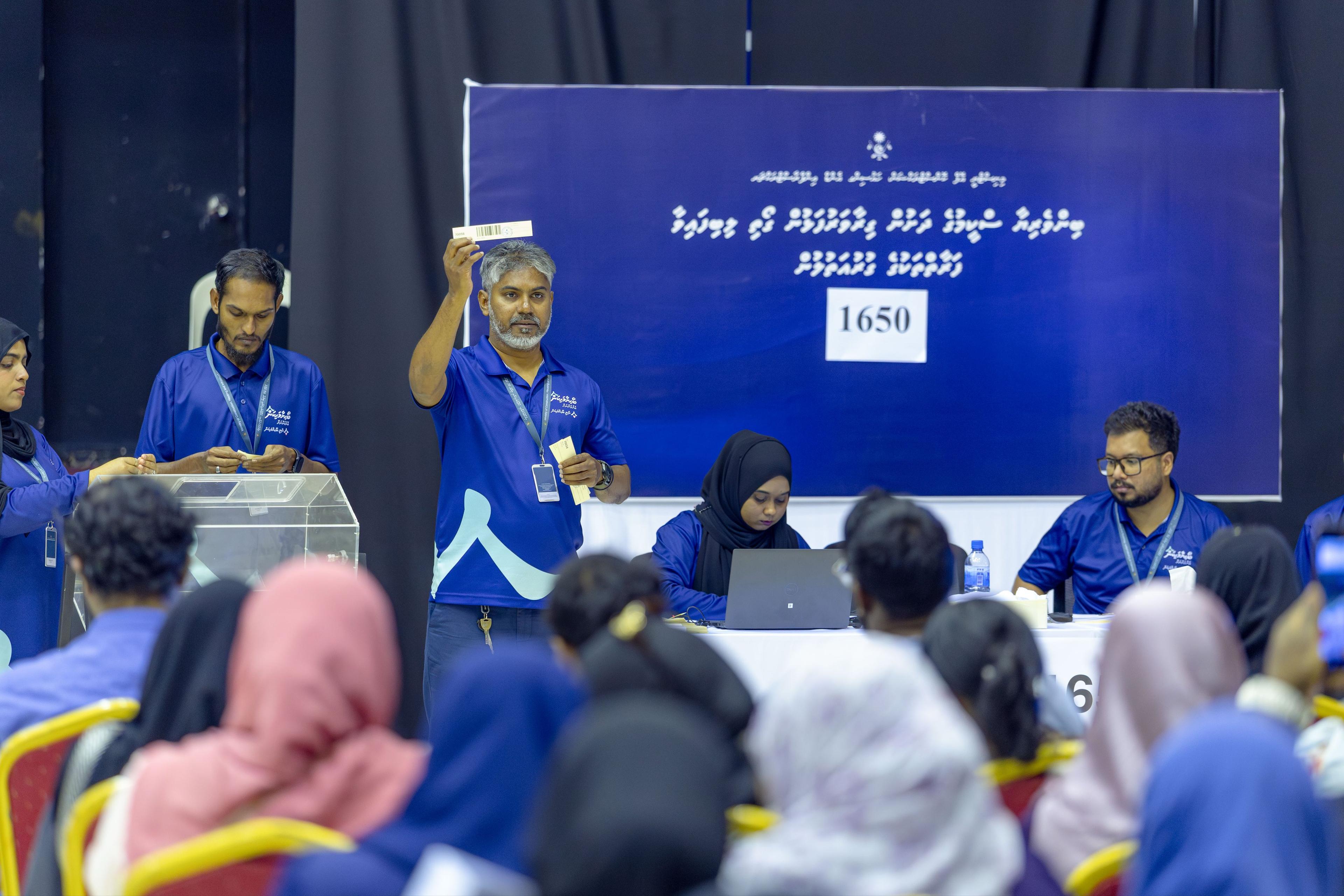 ގިރާވަރުފަޅުން ގޯތި ލިބުނު ފަރާތްތަކުގެ ޕްލޮޓް ކަނޑައެޅުމުގެ ގުރުއަތުލުން ފަށައިފި