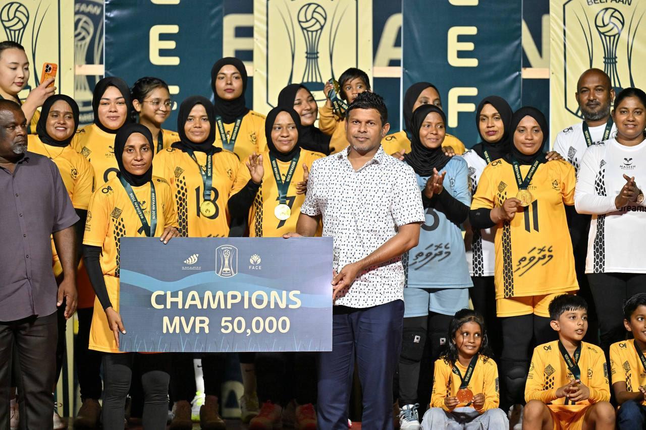 'ބީފާން 2026'' ވޮލީ ބޯޅަ މުބާރާތުގެ އަންހެން ޑިވިޜަންގެ ފައިނަލް މެޗު ނައިބު ރައީސް ޝަރަފްވެރިކޮށްދެއްވައިވި