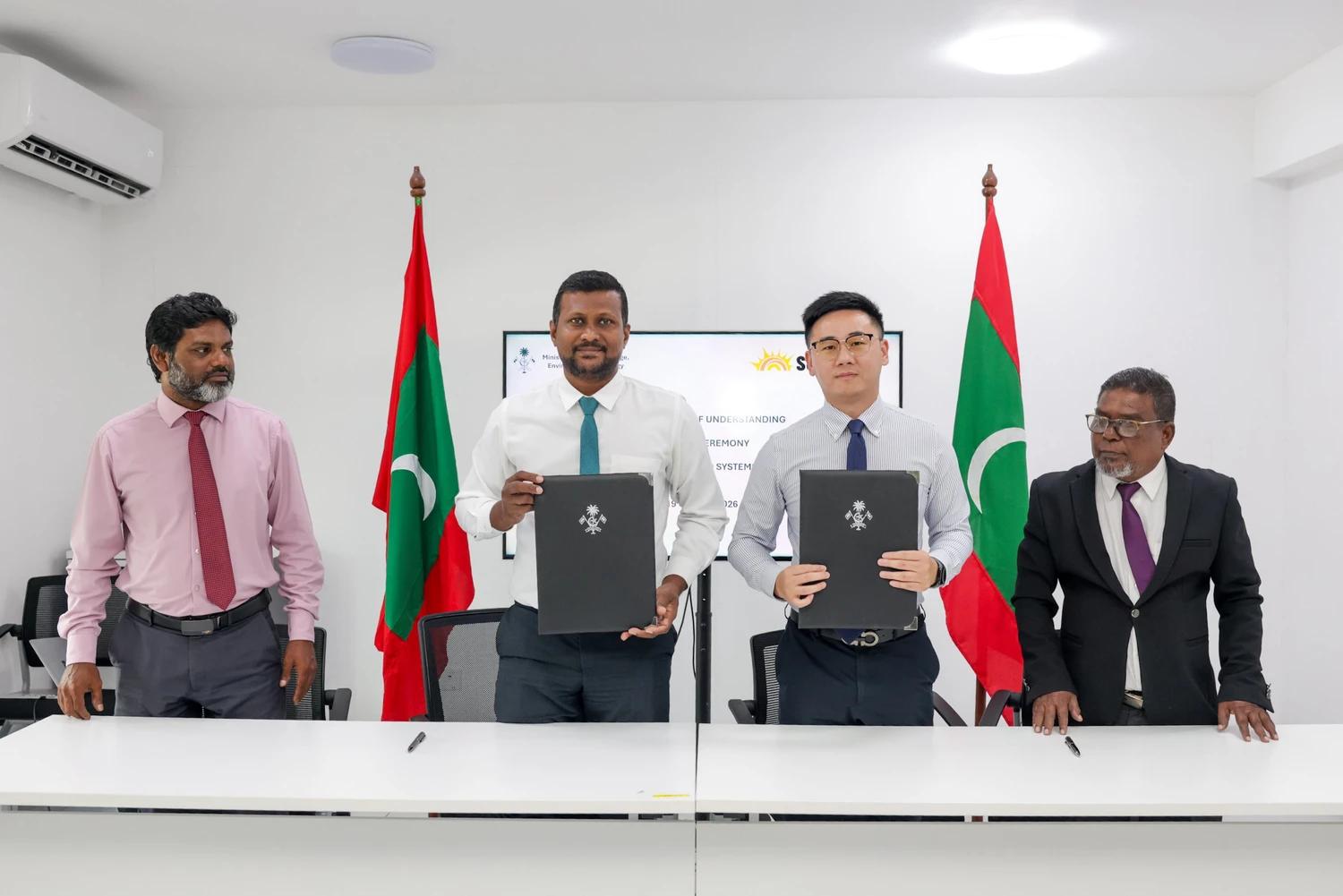 ޗައިނާއާއެކު 15 މެގަވޮޓުގެ ސޯލާ މަޝްރޫޢެއްގައި ސޮއިކޮށްފި