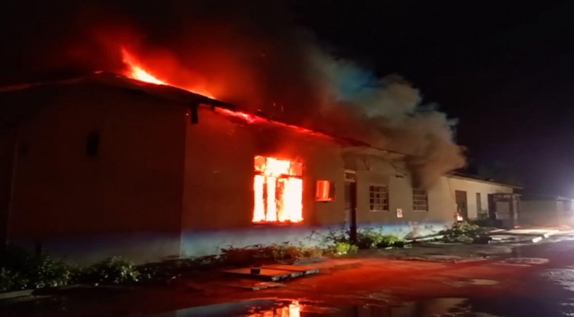 ގދ. ފަރެސްމާތޮޑާގެ ގެއެއްގައި އަލިފާނުގެ ހާދިސާއެއް ހިނގައި އެކަކަށް އަނިޔާވެއްޖެ