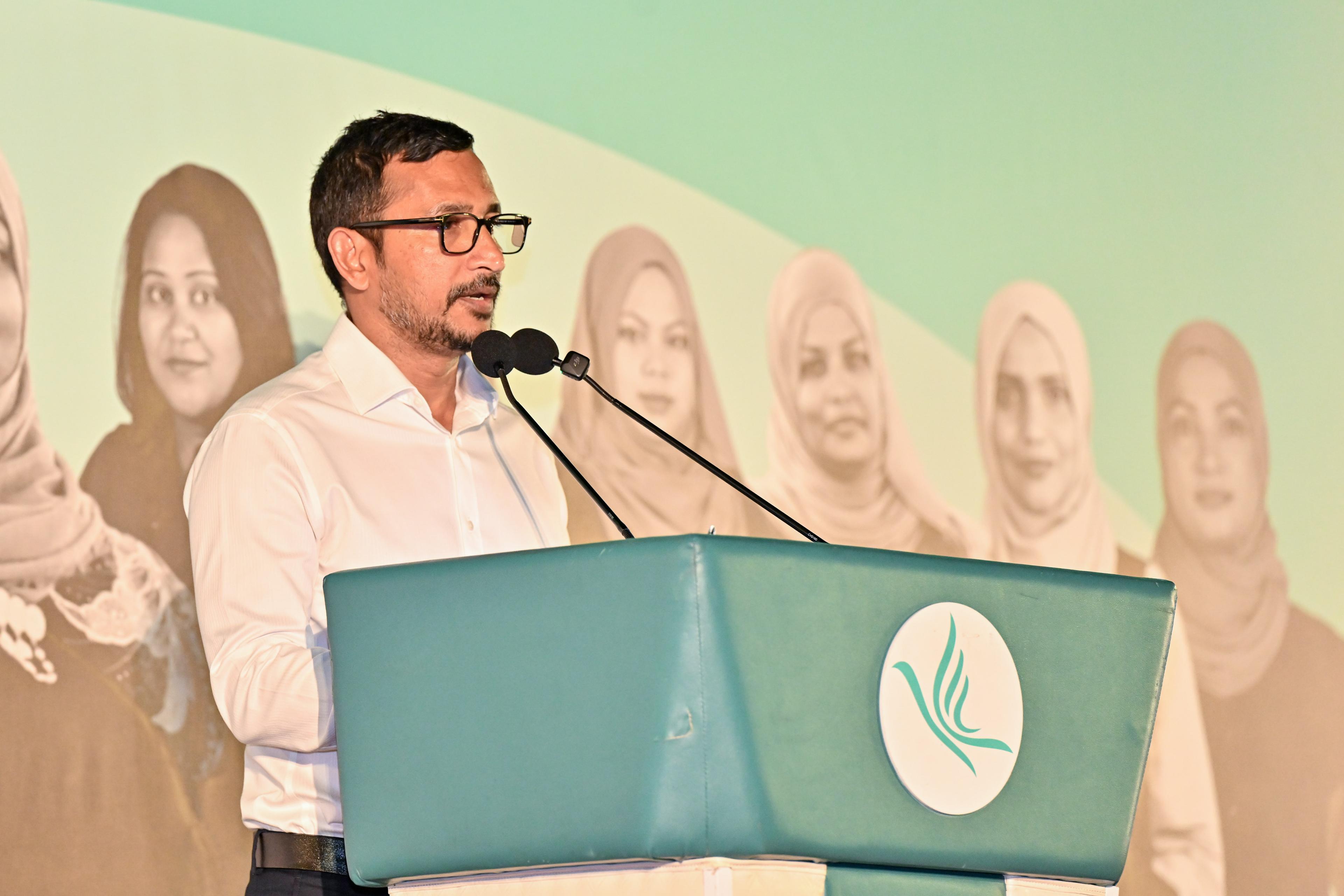 ކައުންސިލް އިންތިހާބު ރައީސް ޑރ. މުއިއްޒަށް މުހިންމު ވަނީ ވައުދުތައް ފުއްދުމަށް: ފަލާހް