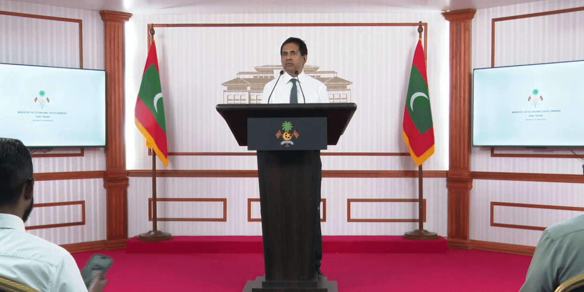 ރާއްޖޭގެ ތެލުގެ ސްޓޮކްގައި ދަތިކަމެއް ނެތް: ވަޒީރު ސަޢީދު