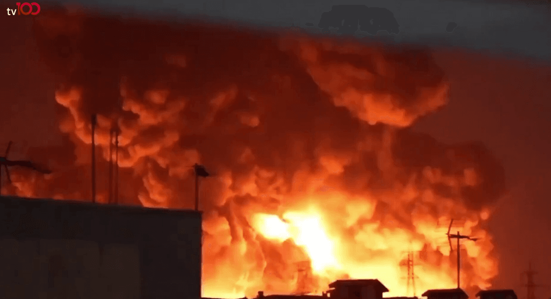 އިސްރާއީލުގެ ދެކުނުގެ ސިޓީއެއް ކަމަށްވާ އަރާދަށް އީރާނުން ހަމަލާދިނުމުން އިމާރާތްތައް ރޯވެ އަނދަނީ