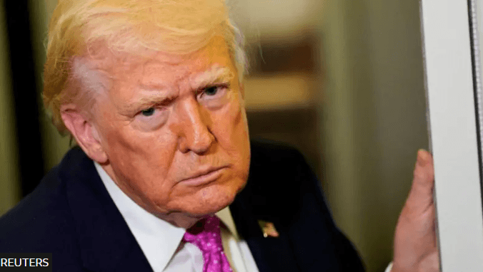 ޓްރަމްޕް، ފޮޓޯ: ރޮއިޓާސް