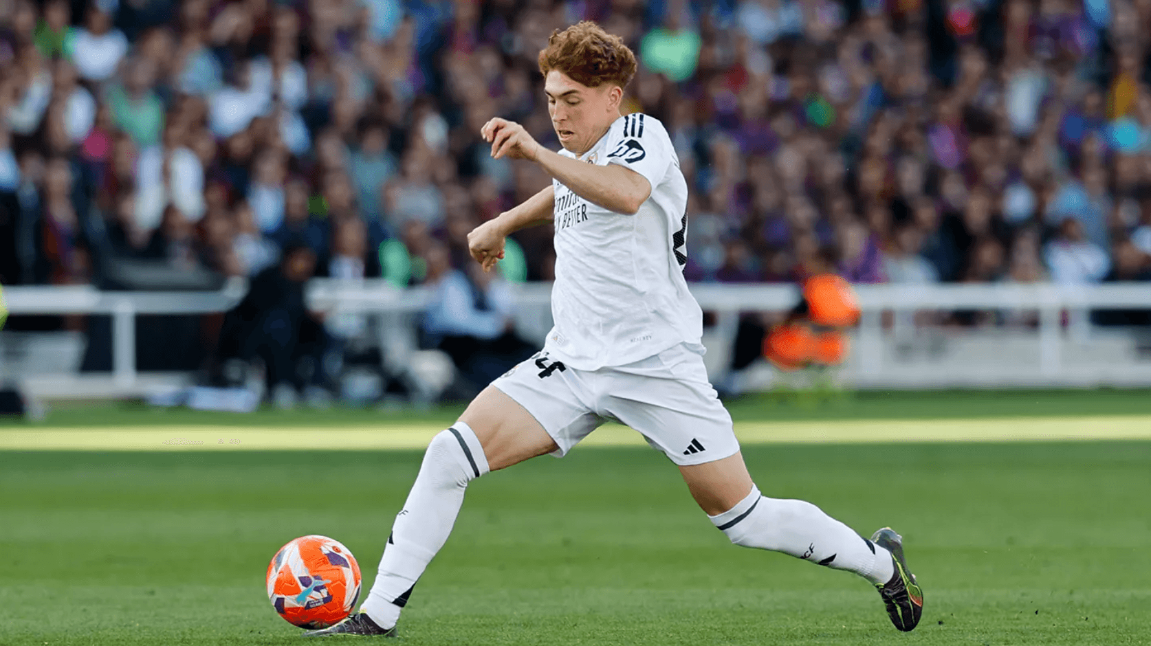 ރެއާލްގެ އެކަޑެމީ ކުޅުންތެރިއެއްގެ ސޮއި ހޯދުމަށް ބާސެލޯނާއާއި ރެއާލް ގަދަހިފުމަކަށް