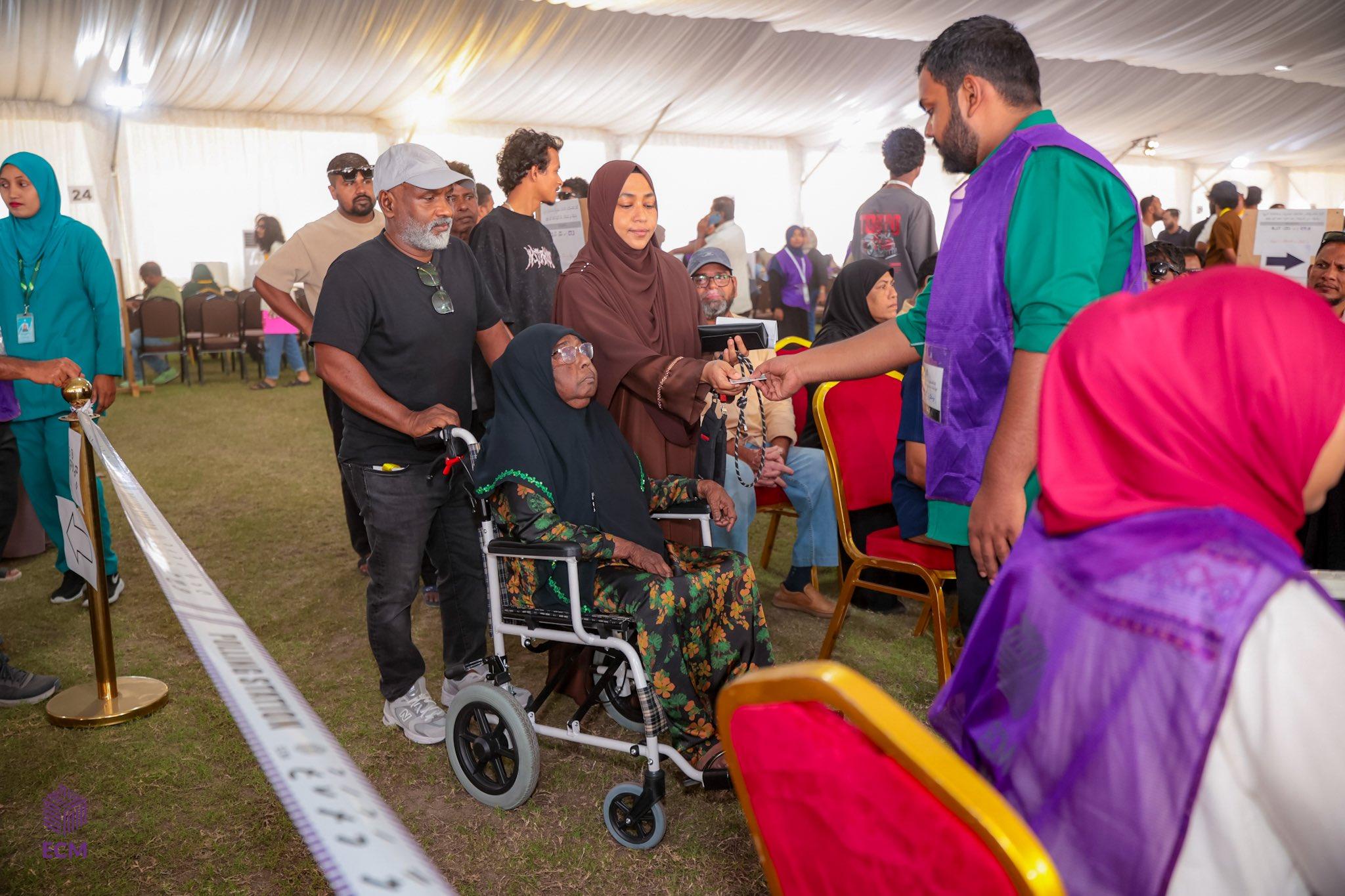 އޮޅިގެން ނުބައި ފޮށްޓަކަށް ވޯޓުކަރުދާސްކޮޅު ލެވުނަސް ބާތިލެއް ނުވާނެ