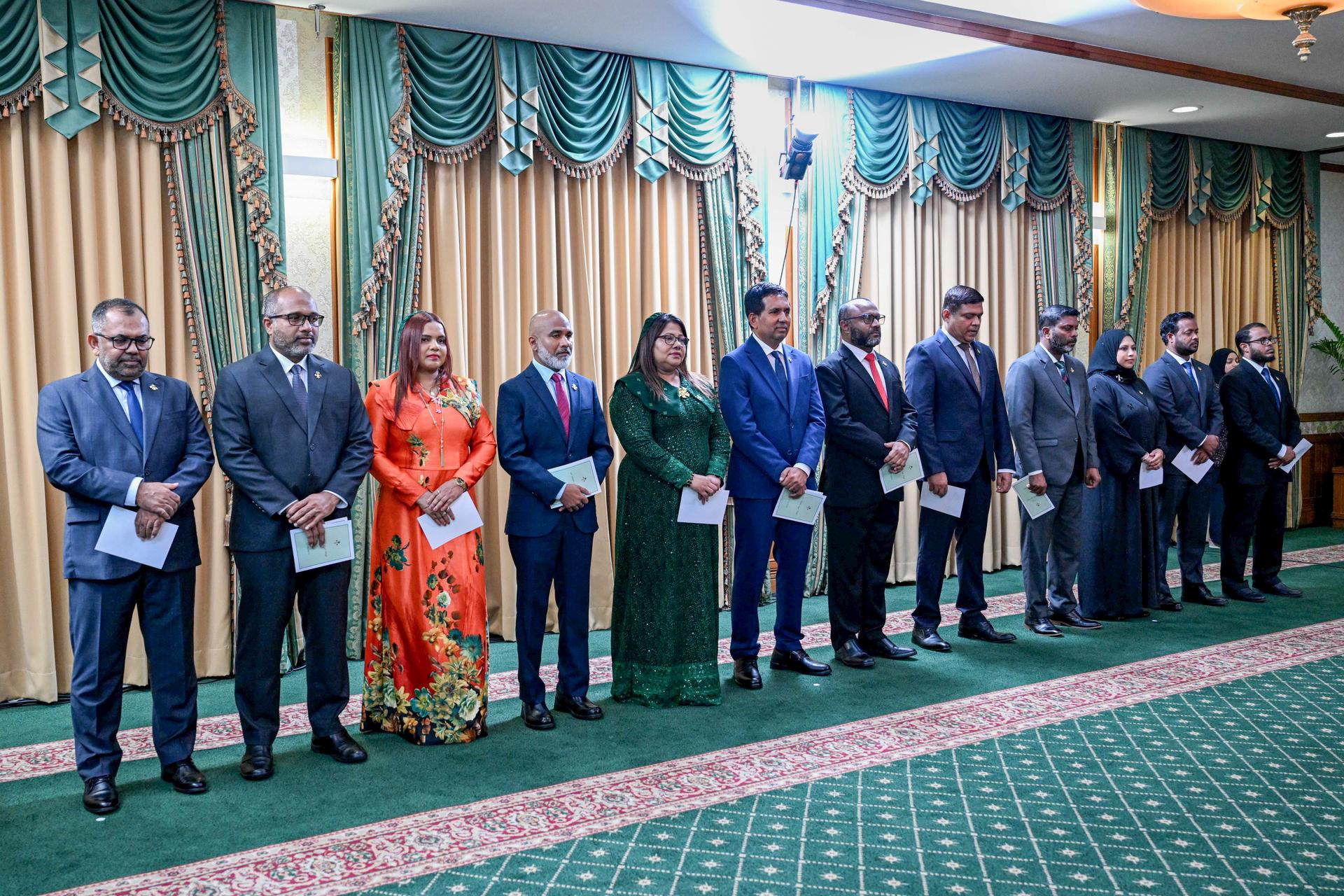 ވަޒީރުންގެ މަޖިލީހަށް ގިނަ ބަދަލުތަކެއް؛ އައު ވުޒާރާތަކާއެކު ވަޒީރުން ހުވާކޮށްފި