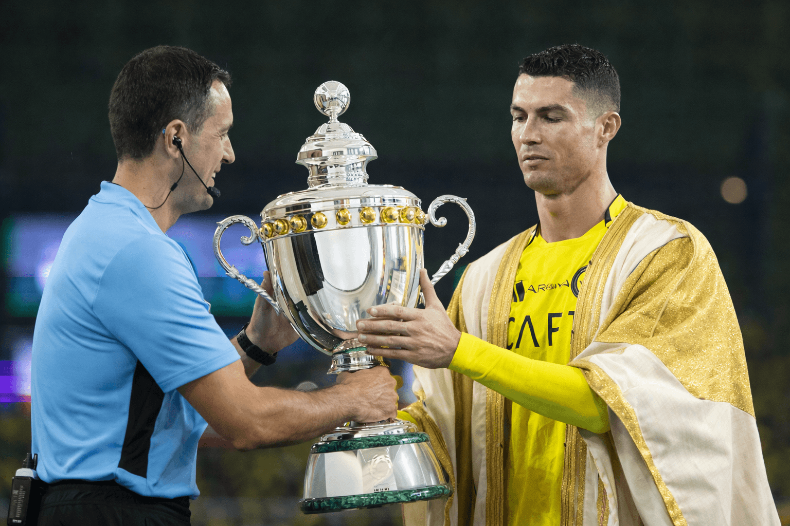 ސައުދީ ލީގުގެ ތަށި ތަބަކަކަށްލާފައި ރޮނާލްޑޯއަށްދޭން އުޅޭކަމުގެ ތުހުމަތު ސައުދީގެ ކުލަބުތަކުންނާއި ކުޅުންތެރިން ކުރަންފަށައިފި